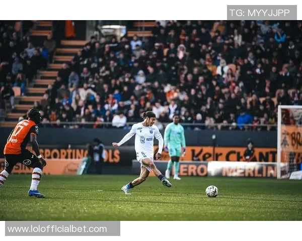 西甲联赛巴黎圣日耳曼与里昂激战成和引发全场热议